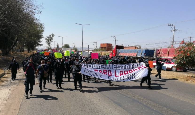 Elementos de Seguridad Pública en Oaxaca cumplen cuatro días de protesta