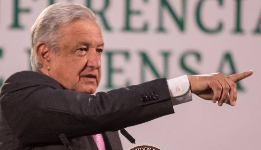 Sin justificación, aumento a precios de gasolina, indica AMLO