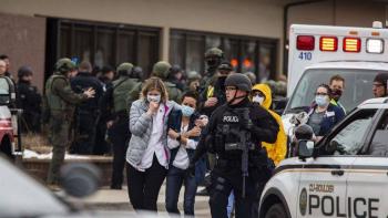 Tiroteo en Colorado ocasiona 10 muertos, incluido un oficial de policía
