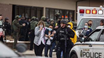 Tiroteo en Colorado ocasiona 10 muertos, incluido un oficial de polic&iacute;a
