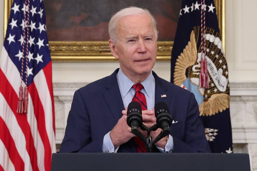 Biden busca prohibir armas de asalto, tras ataque en Colorado