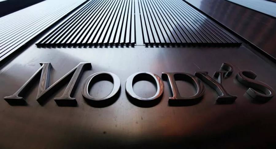 Tardará economía de México más de dos años en recuperar niveles: Moody´s