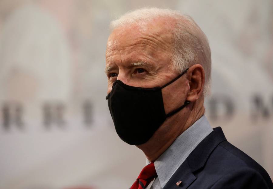 Biden insta al Congreso a prohibir armas de asalto