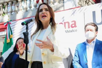 Revelan video de Clara Luz Flores, aspirante de Morena a la gubernatura de NL, conversando con l&iacute;der de NXIVM