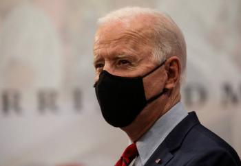Biden insta al Congreso a prohibir armas de asalto
