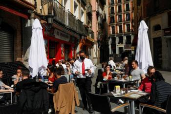 Espa&ntilde;a descarta endurecer restricciones por COVID-19 en Semana Santa