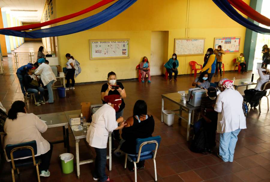 138 pa&iacute;ses ya aplican  vacuna antiCovid
