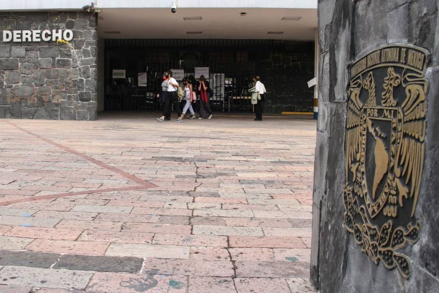 Marchan en Rectoría; Graue se compromete a pagar sueldos