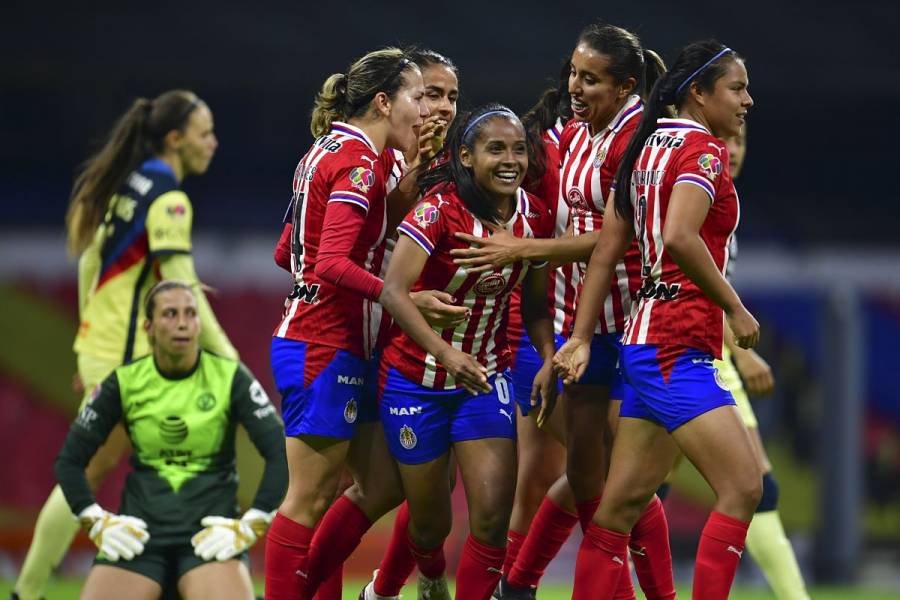 Chivas se impone al América en el Clásico Femenil