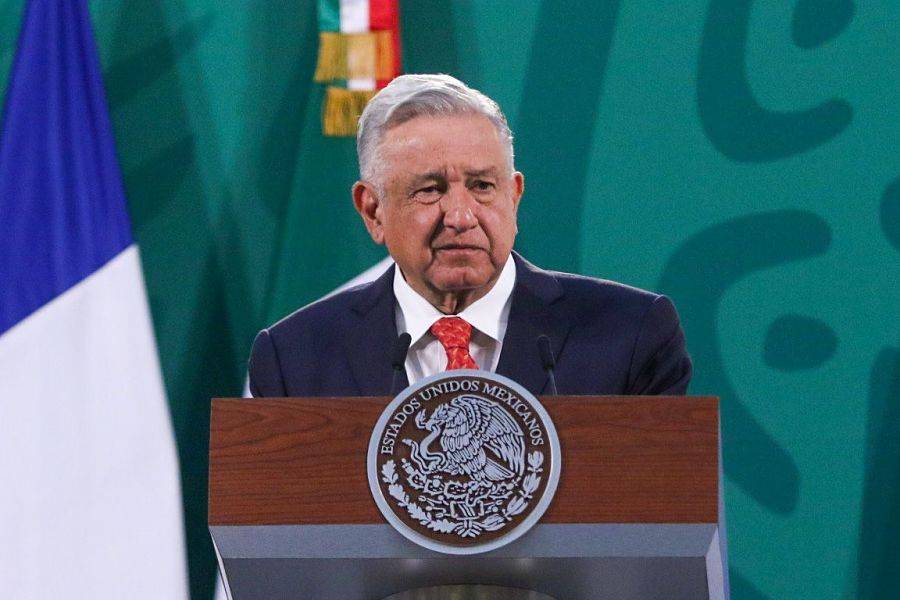 AMLO se vacunaría contra COVID-19 en abril