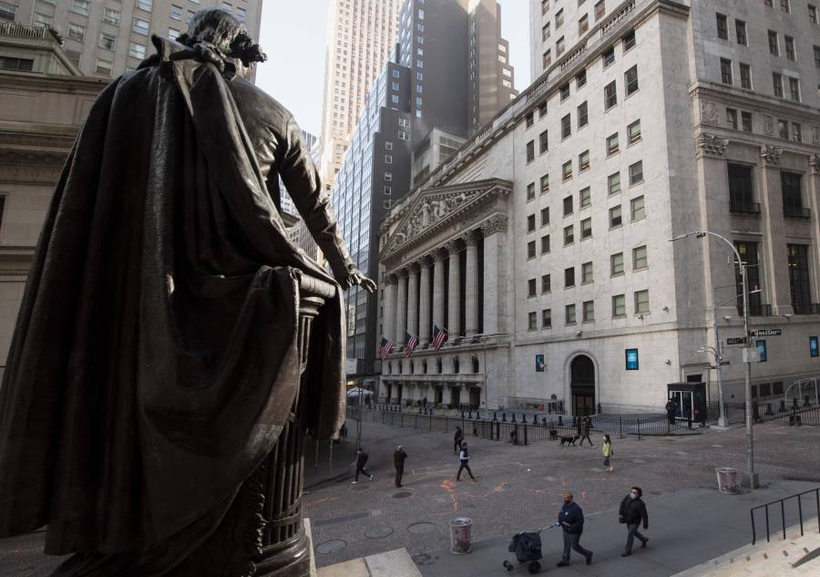 Wall Street abre en retroceso