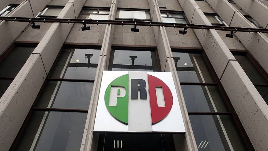 Tras retuitear anuncio de sexoservidora, PRI en el Senado denuncia hackeo
