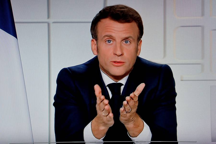 Macron admite 