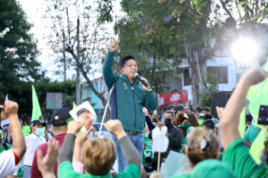 “No más burocracia rica a costa de los potosinos”