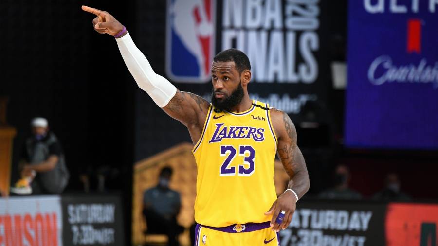 LeBron James se une al grupo de propietarios del Liverpool