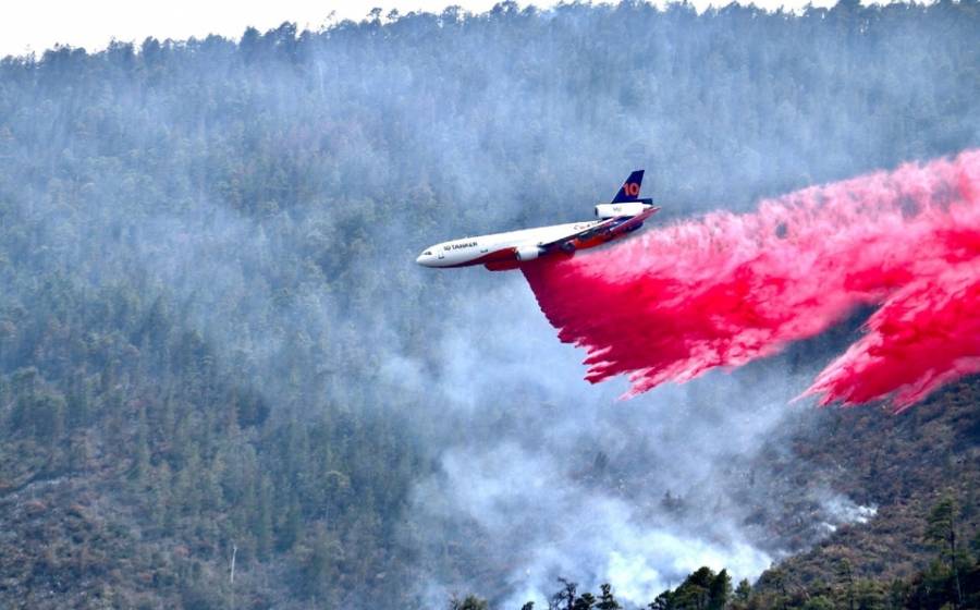 Destaca AMLO bombardeo de nubes en Monterrey para combatir incendios
