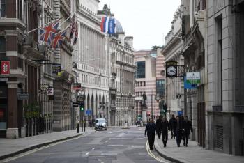 Inglaterra cierra sus fronteras a cuatro nuevos pa&iacute;ses por COVID-19