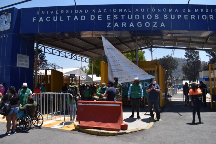 Así se vive una jornada de vacunación Covid en la FES Zaragoza en Iztapalapa