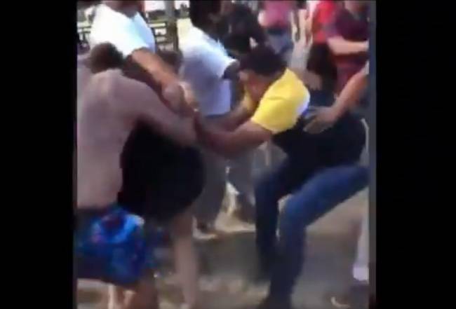 D&iacute;a de pelea: Se registran dos ri&ntilde;as en la playa Chachalacas, Veracruz