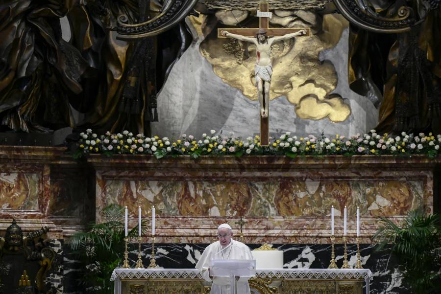 Bendición “Urbi et orbi”: Papa Francisco pide compartir vacunas Covid con países pobres