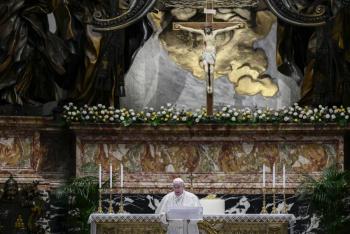 Bendici&oacute;n “Urbi et orbi”: Papa Francisco pide compartir vacunas Covid con pa&iacute;ses pobres