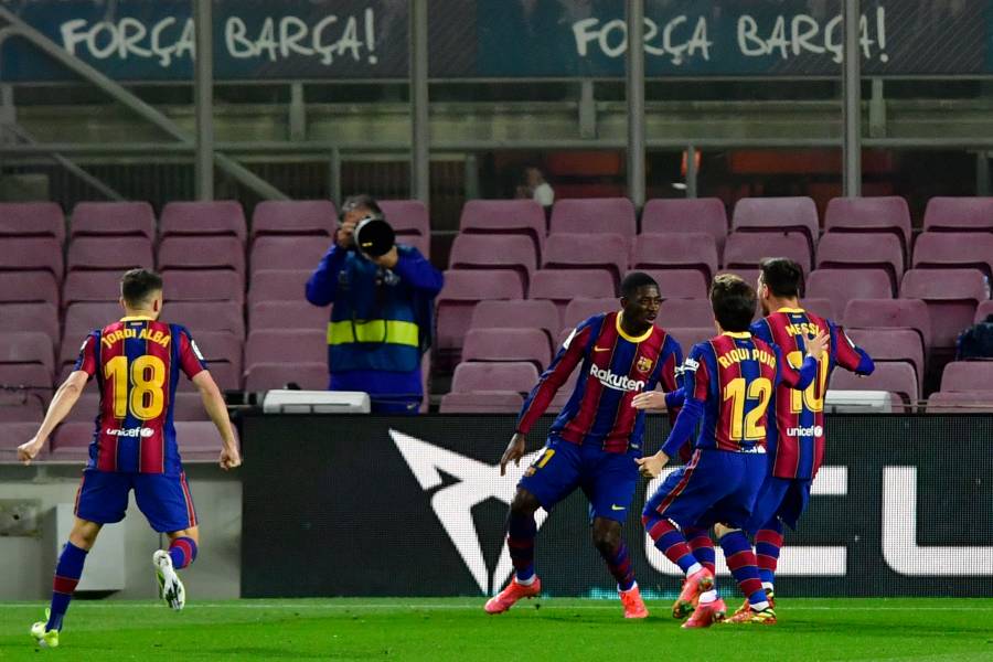 Dembélé se convierte en el héroe del Barcelona; los culés a un punto del Atlético