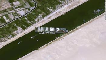 A&uacute;n afecta a 119 barcos en Canal de Suez el atasco registrado la semana pasada