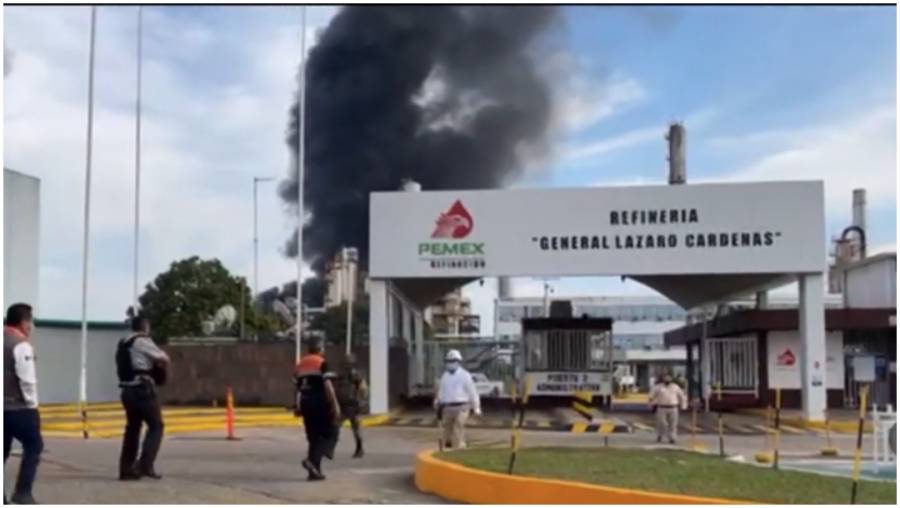Se registra incendio en refinería de Pemex Lázaro Cárdenas en Minatitlán