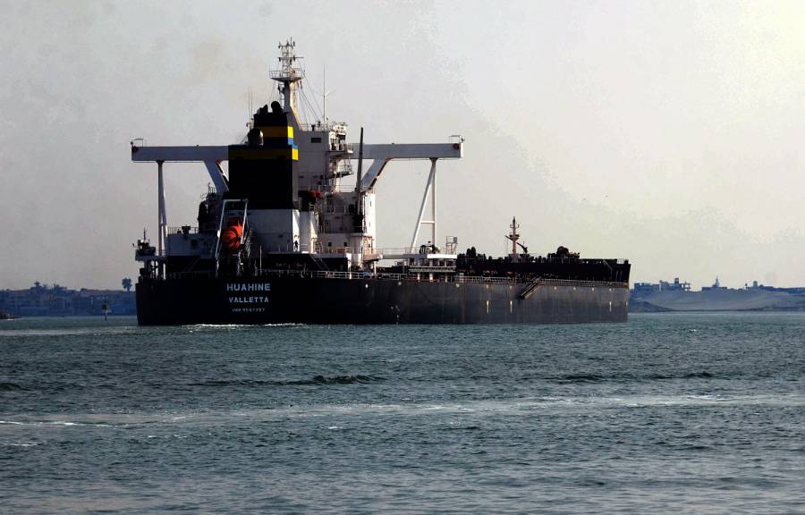 Explota un navío iraní en el mar Rojo y sospechas apuntan a Israel