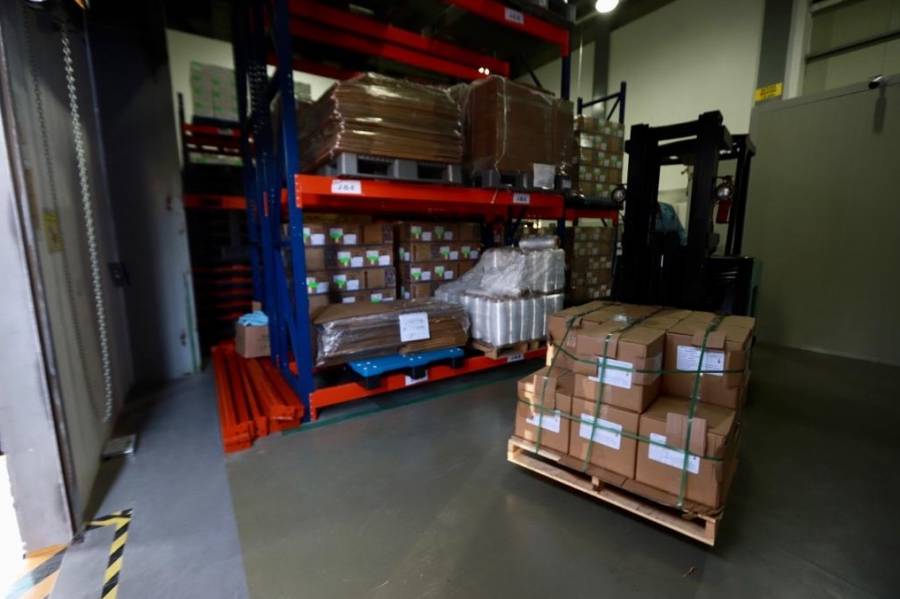 Entregan más de 400 mil vacunas de CanSino, envasadas en Querétaro