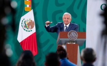 AMLO dice que productora de noticiero de Loret podr&iacute;a no seguir trabajando en su gobierno