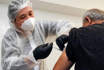 Francia aplicar&aacute; vacunas de Pfizer y Moderna, a quienes ya tienen una dosis de AstraZeneca