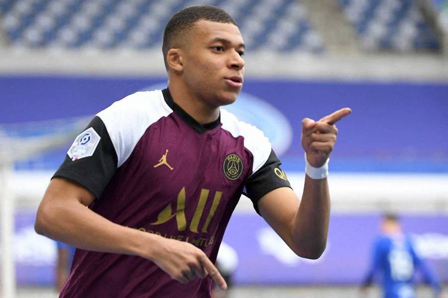El PSG fulmina al Estrasburgo guiado por Mbappé y Paredes