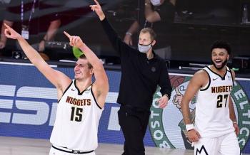 Despu&eacute;s de un remontaje, los Celtics vencen a los Nuggets