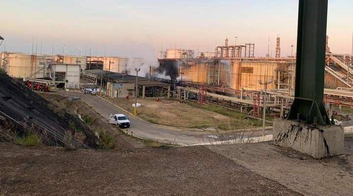 Luego del incendio, dejará de operar refinería de Pemex en Minatitlán, Veracruz