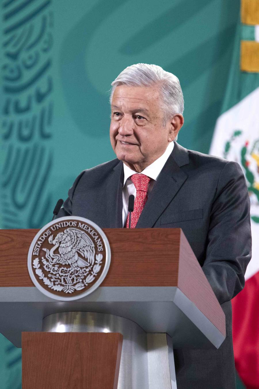 Autoridades electorales se sometieron a grupos de intereses: AMLO