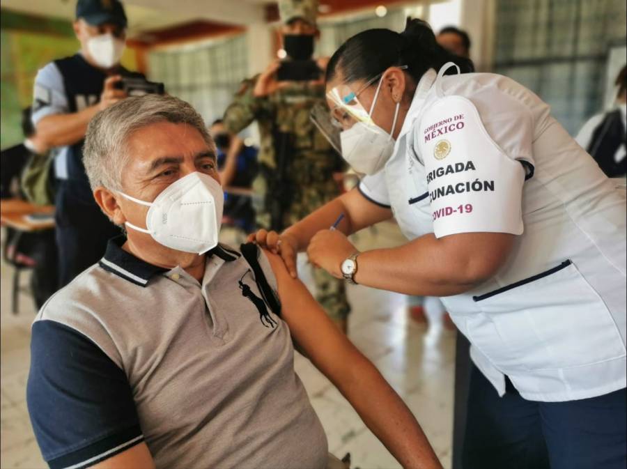 SEP anuncia planes de vacunación a maestros y regreso a clases presenciales