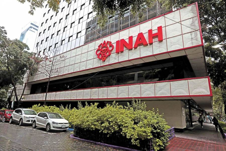 Trabajadores sindicalizados realizan plantón en instalaciones del INAH