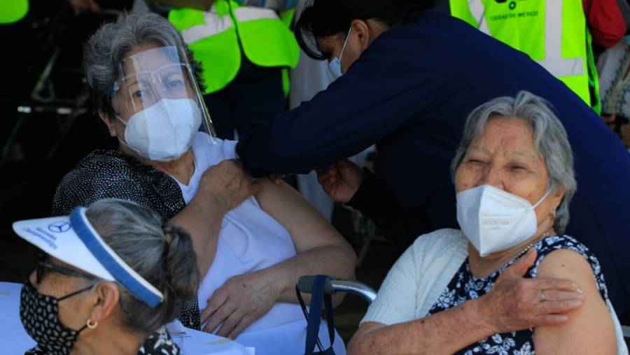 En Guanajuato detectan a 87 adultos mayores con Covid ya vacunados