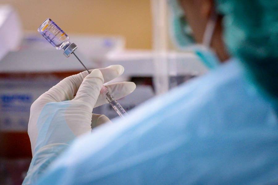 Aplicaci&oacute;n de vacuna Coronavac en Chile muestra efectividad de 67