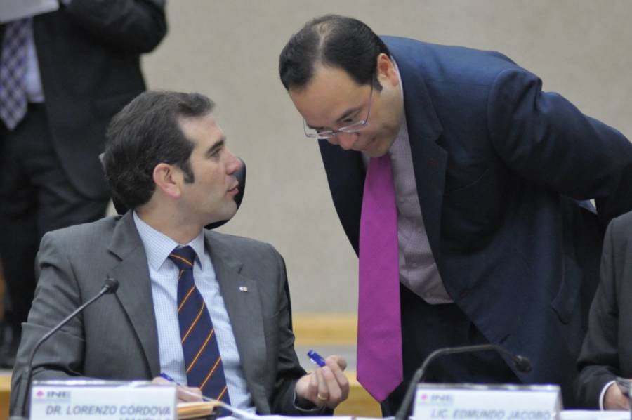 Por ataques a democracia, libertad de sufragio y usurpación de atribuciones, Morena apoyará juicio político a consejeros