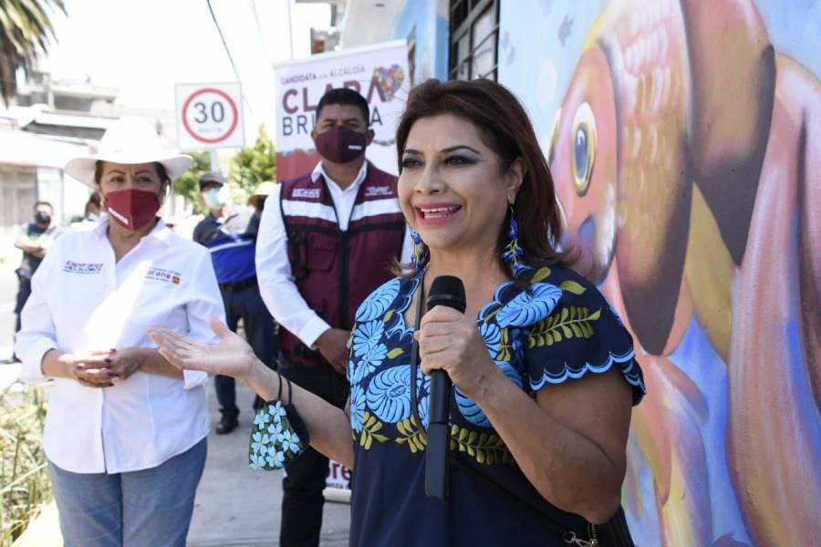 Compromete Clara Brugada mitigación de grietas en calles de Iztapalapa