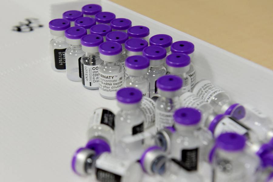 Cient&iacute;ficos apuntan a causas detr&aacute;s de trombosis en vacunados contra el COVID-19