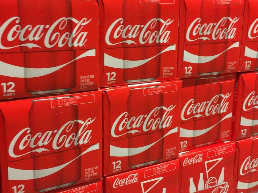 Coca-Cola supera estimaciones de venta tras reapertura de restaurantes y cines