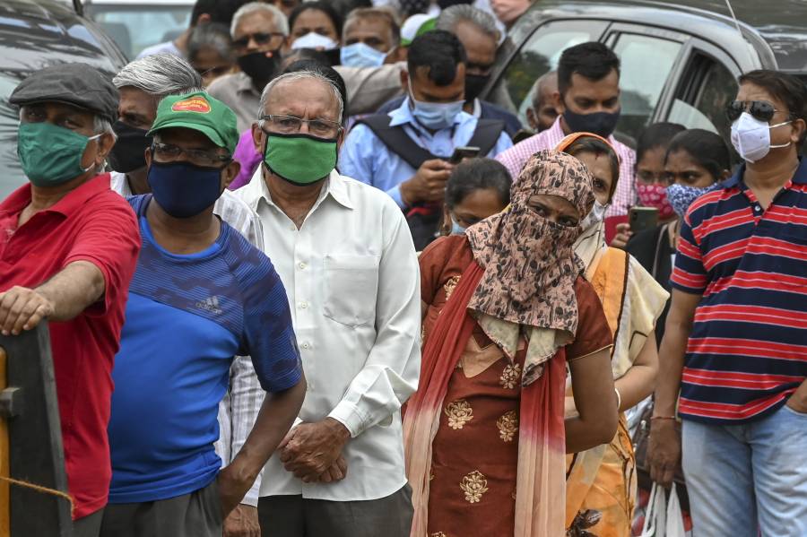 El COVID-19 no cesa en India; más de 300 mil casos en un día
