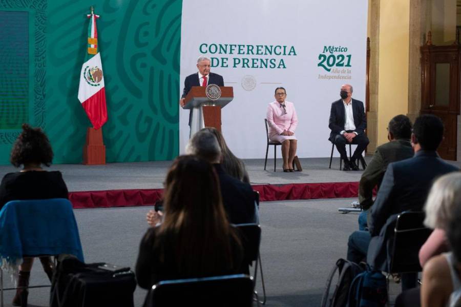 No se despedirá a personal médico tras pasar la pandemia, asegura AMLO