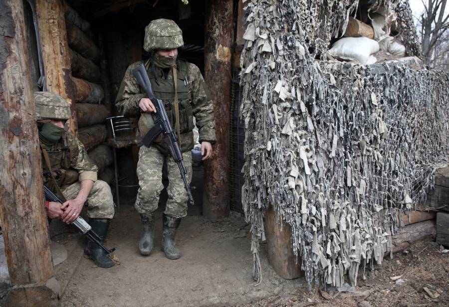 Rusia retira tropas cerca de Ucrania