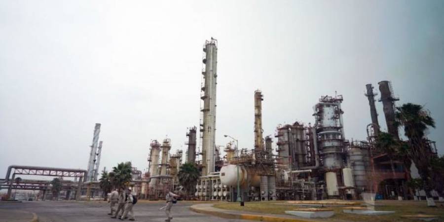 AMLO visitó privada a refinería de Cadereyta, Nuevo León