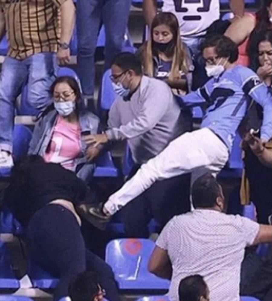 Miguel Barbosa pide a mujeres violentadas en Estadio Cuauhtémoc denunciar los hechos