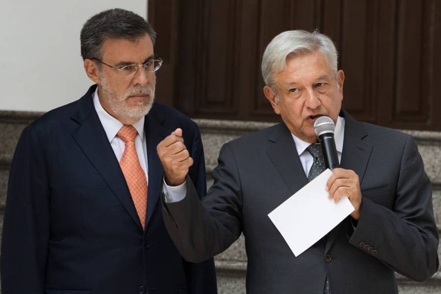 Hay que taparle la boca a los reporteros, dice Julio Scherer Ibarra sobre preguntas en las conferencias de AMLO